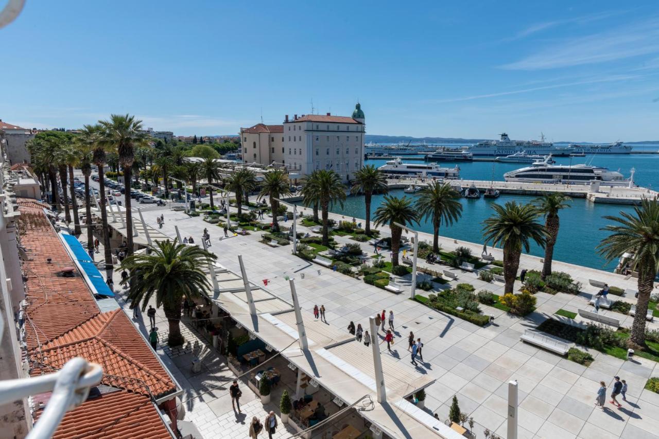 Deluxe Collection Hotel Kastel Split Bagian luar foto