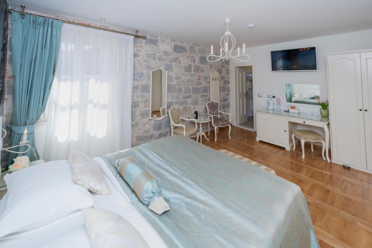Deluxe Collection Hotel Kastel Split Bagian luar foto