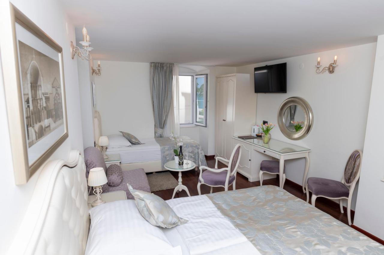Deluxe Collection Hotel Kastel Split Bagian luar foto