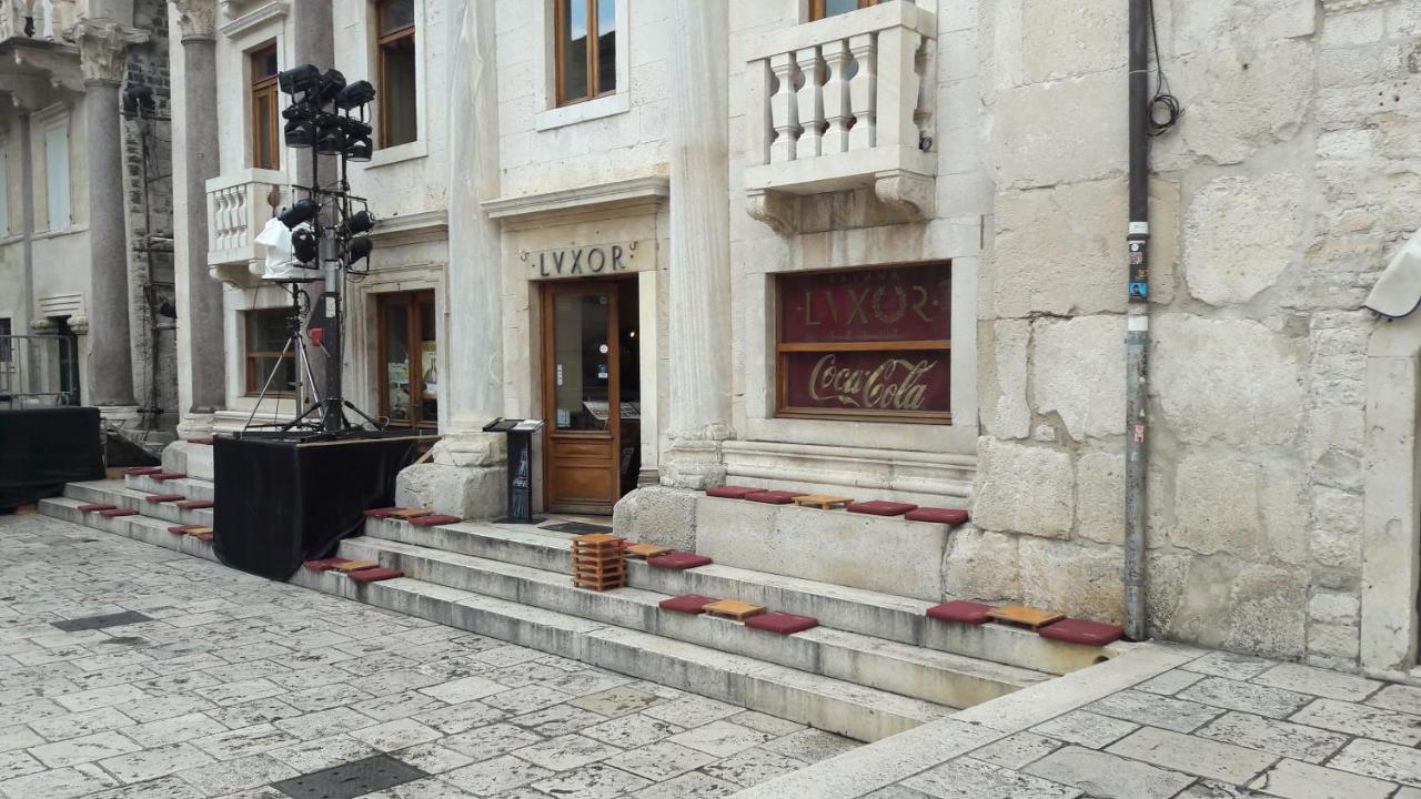 Deluxe Collection Hotel Kastel Split Bagian luar foto